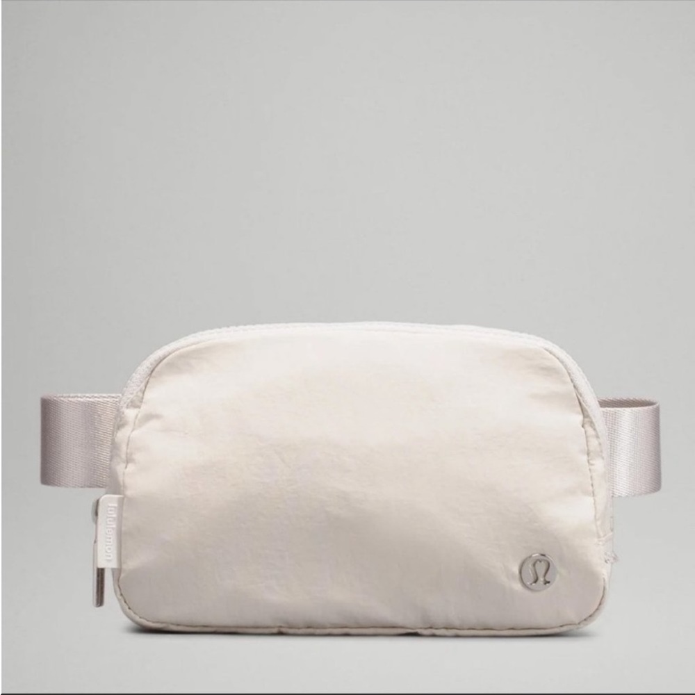 NWT White Opal Everywhere Belt Bag!